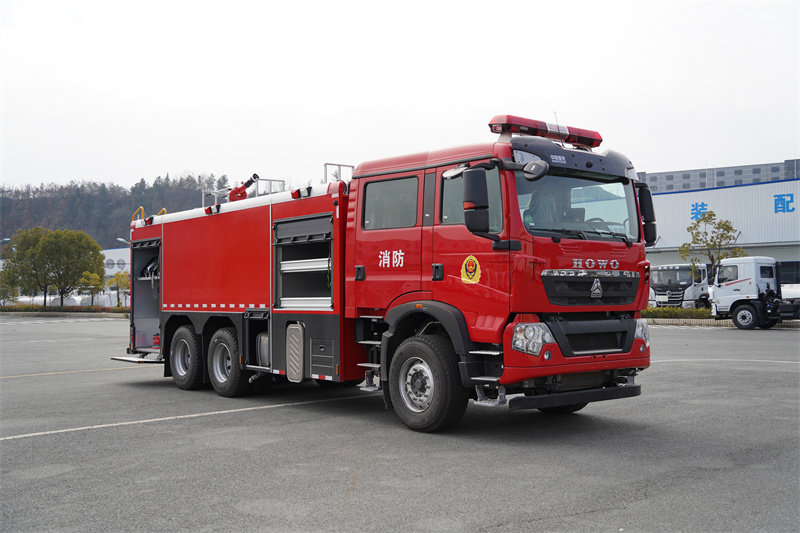 【汉成牌】重汽豪沃12吨泡沫消防车