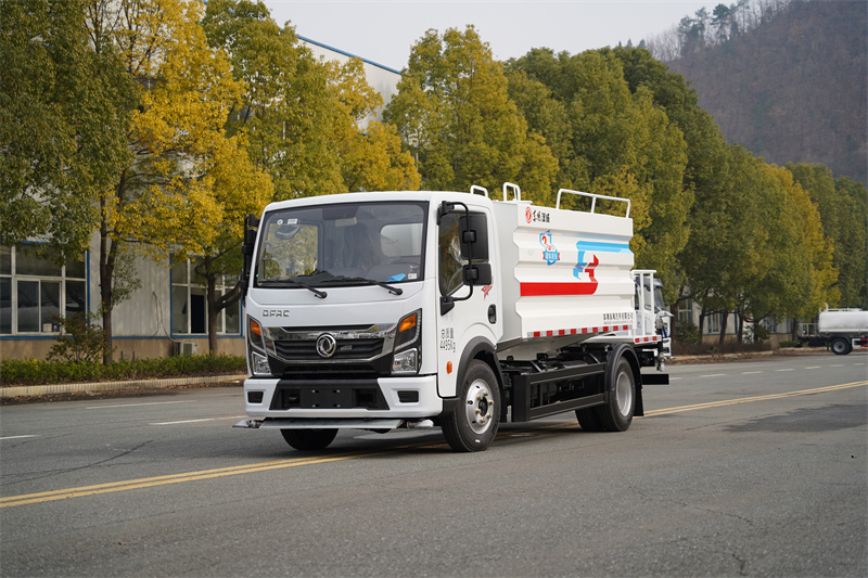 东风股份K6蓝牌洒水车 7方（燃油车）