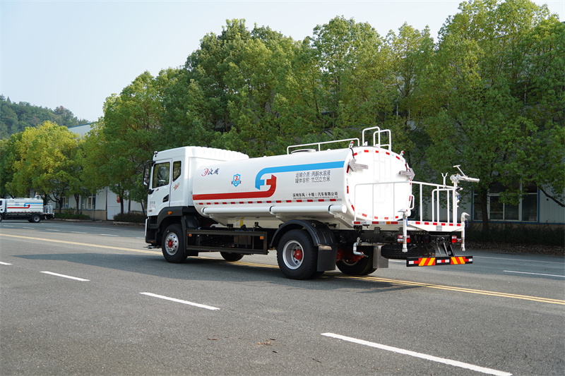 【汉成牌】东风股份D9-240马力洒水车 16方（燃油车）